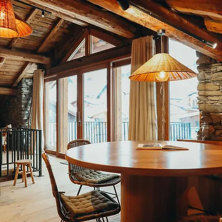 Chalet Le Chateau By Lodji *